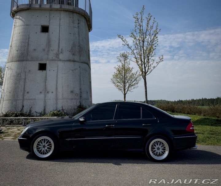 Mercedes-Benz E W211 E500 1800