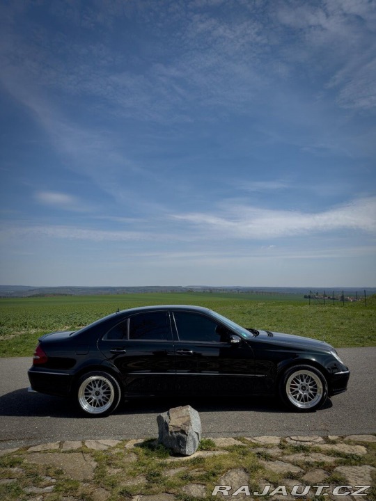 Mercedes-Benz E W211 E500 1800