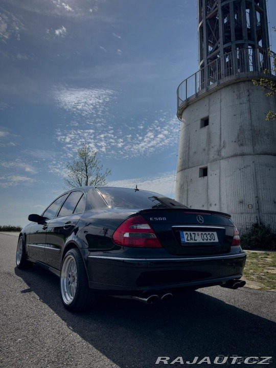 Mercedes-Benz E W211 E500 1800