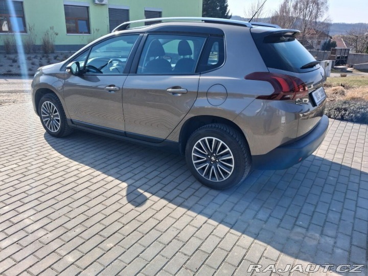 Peugeot 2008 1,2 2017