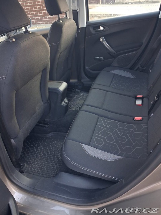 Peugeot 2008 1,2 2017