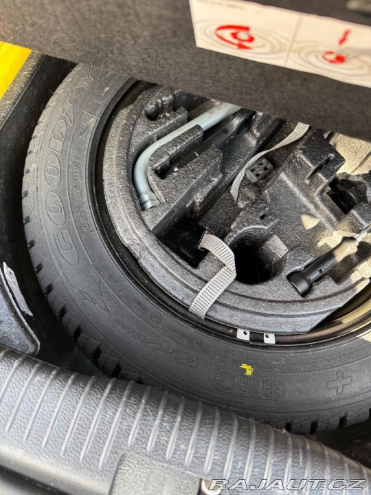 Volkswagen Golf 1,6   TDi 77 kw 2010