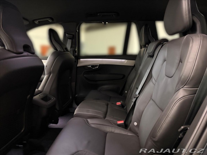 Volvo XC90 2,0 Volvo XC90 B5 Black E 2025