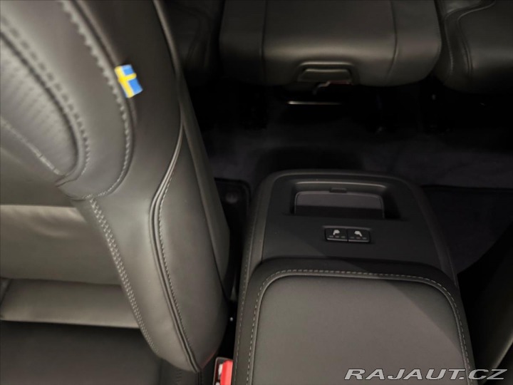 Volvo XC90 2,0 Volvo XC90 B5 Black E 2025