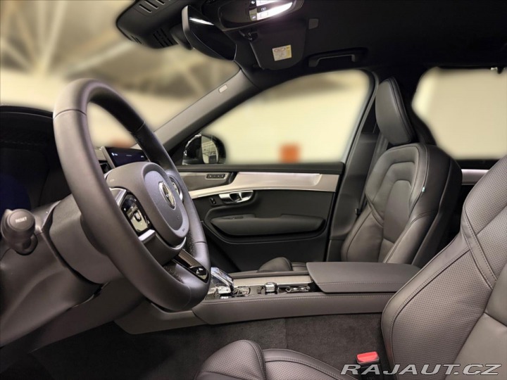 Volvo XC90 2,0 Volvo XC90 B5 Black E 2025