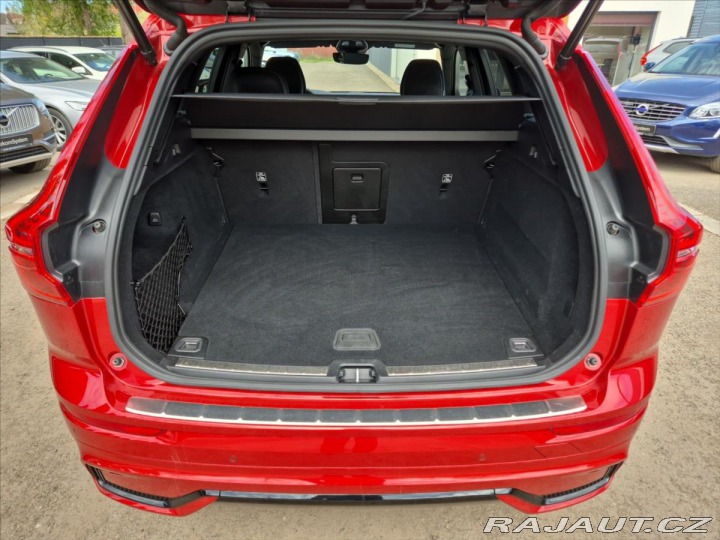 Volvo XC60 2,0 B4 AWD PLUS DARK 2024