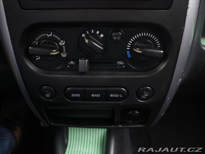 Suzuki Jimny 1,3 JLX 62kW Klima 4x4 2010