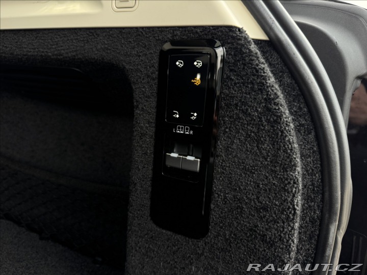 Land Rover Range Rover D350 HSE záruka ČR 2025