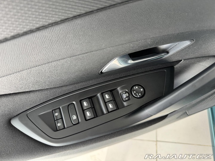 Peugeot 308 1,2PT LED*Active*PDC*REZE 2022