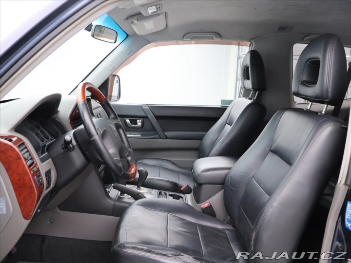 Mitsubishi Pajero 3,2 118kW aut. tažné klim 2004