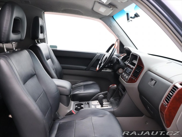 Mitsubishi Pajero 3,2 118kW aut. tažné klim 2004