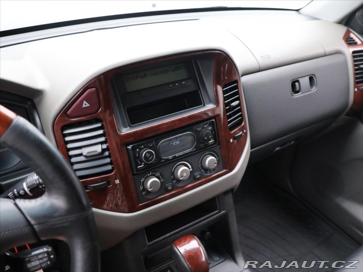 Mitsubishi Pajero 3,2 118kW aut. tažné klim 2004