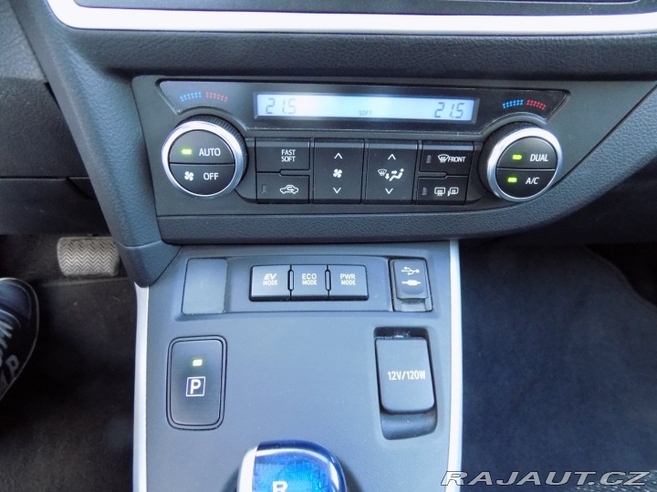 Toyota Auris 1.8i/Hybrid/Pano/NAVI/ 2014