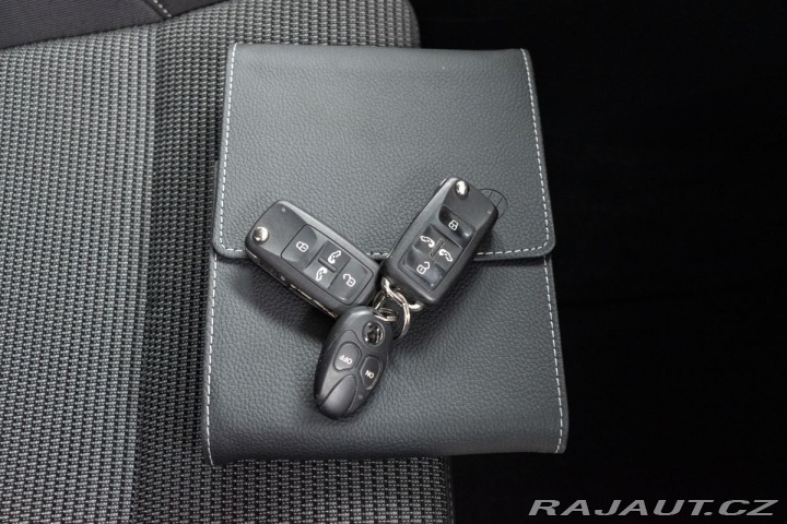 Volkswagen Sharan 1.4 TSI DSG*7.MÍST*TAŽNÉ* 2021