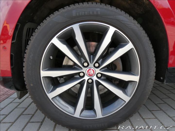 Jaguar F-Pace 2,0 D200 SE,1.maj,ČR,DPH, 2021