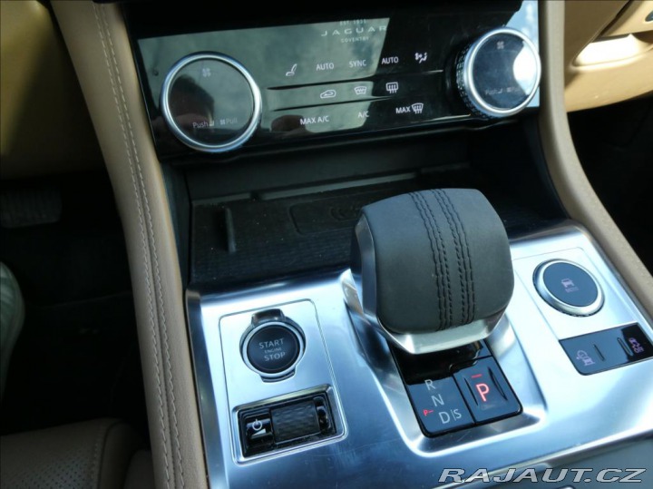 Jaguar F-Pace 2,0 D200 SE,1.maj,ČR,DPH, 2021