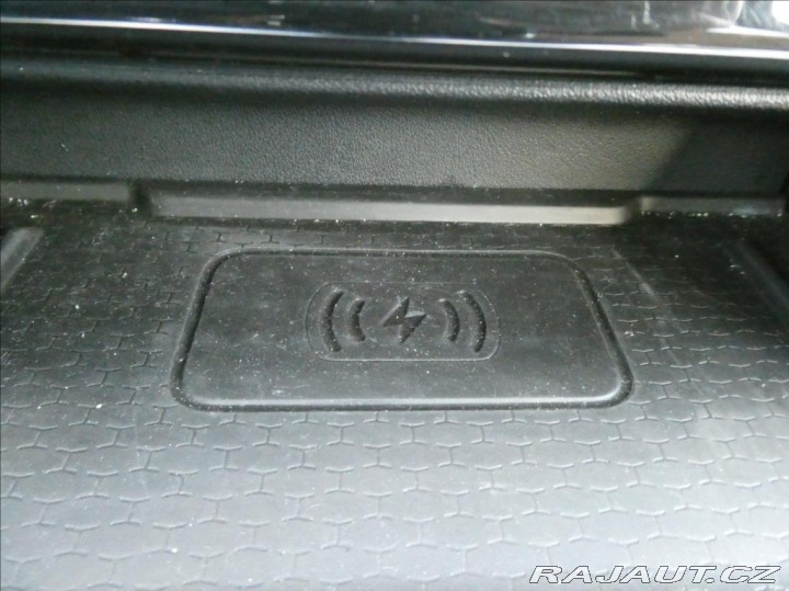 Jaguar F-Pace 2,0 D200 SE,1.maj,ČR,DPH, 2021