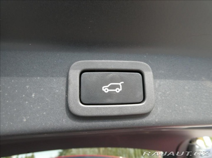 Jaguar F-Pace 2,0 D200 SE,1.maj,ČR,DPH, 2021