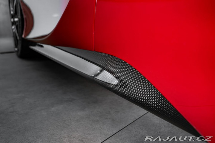 Ferrari SF90 Lift, karbon, metalíza 2024