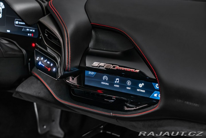 Ferrari SF90 Lift, karbon, metalíza 2024