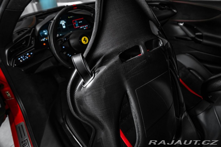 Ferrari SF90 Lift, karbon, metalíza 2024