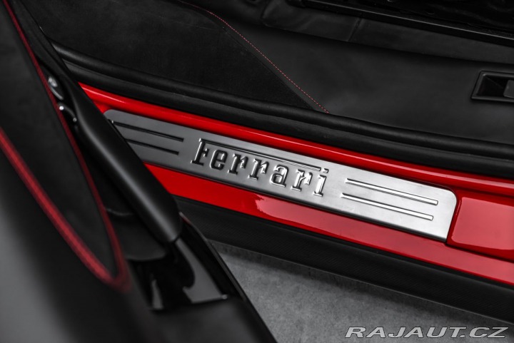 Ferrari SF90 Lift, karbon, metalíza 2024