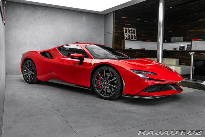 Ferrari SF90 Lift, karbon, metalíza 2024