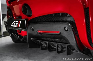 Ferrari SF90 Lift, karbon, metalíza 2024