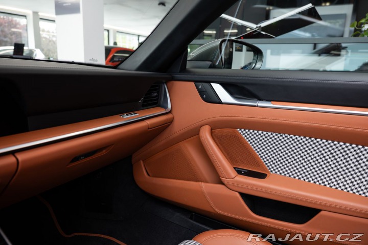 Porsche 911 (992) Targa 4 /Heritage D 2023