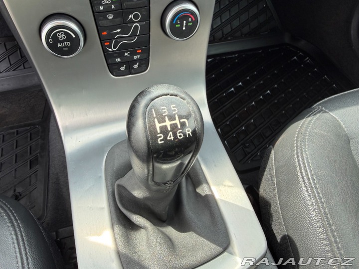 Volvo V50 2.4 D5 132Kw Manuál Bez k 2009