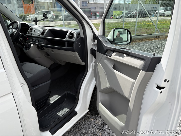 Volkswagen Transporter 2.0TDi 8míst 2020