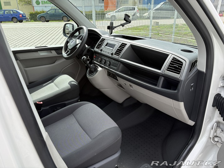Volkswagen Transporter 2.0TDi 8míst 2020