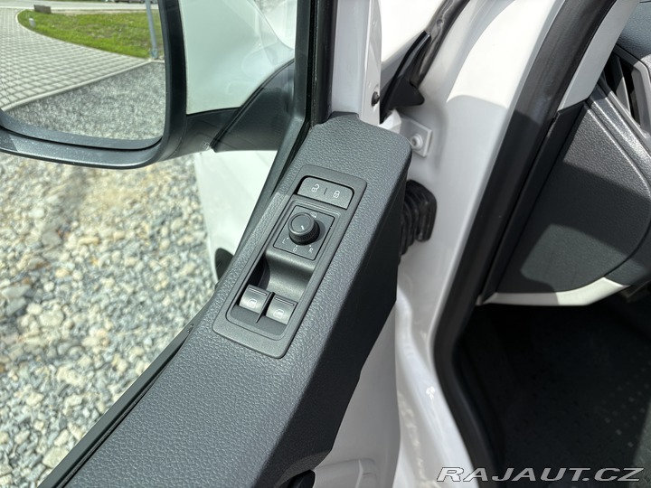 Volkswagen Transporter 2.0TDi 8míst 2020