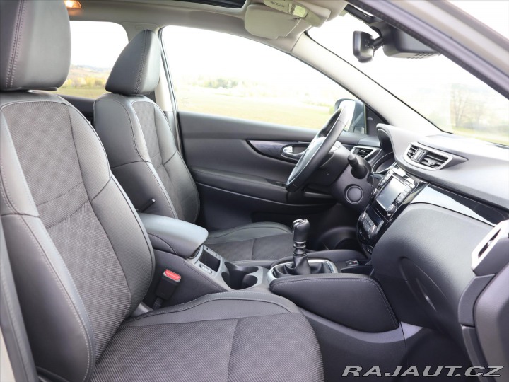 Nissan Qashqai 1,2 DiG-T 85 kW Panorama 2014