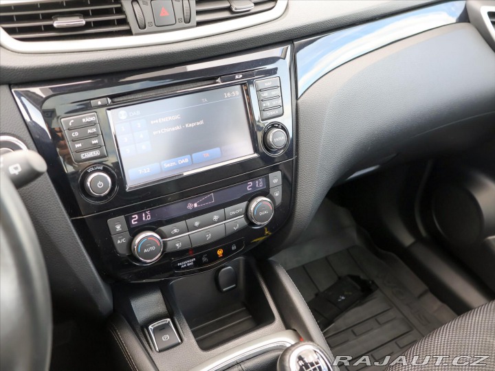 Nissan Qashqai 1,2 DiG-T 85 kW Panorama 2014