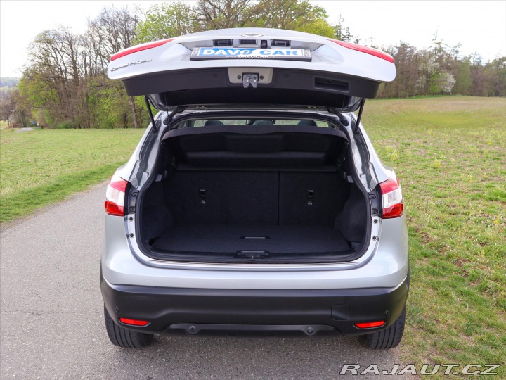 Nissan Qashqai 1,2 DiG-T 85 kW Panorama 2014