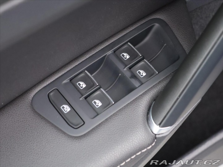 Volkswagen Golf 2,0 TSI R 221kW 4Motion D 2016