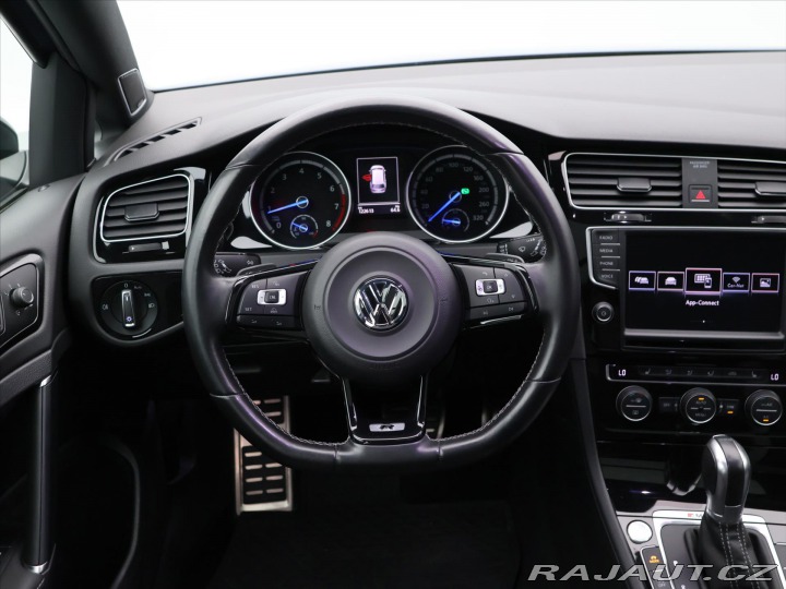 Volkswagen Golf 2,0 TSI R 221kW 4Motion D 2016