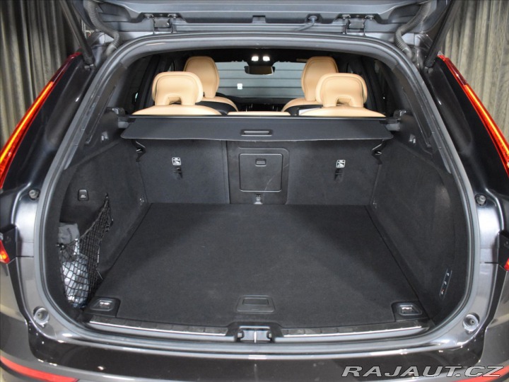 Volvo XC60 2,0 B4 AWD Ultimate tažné 2023