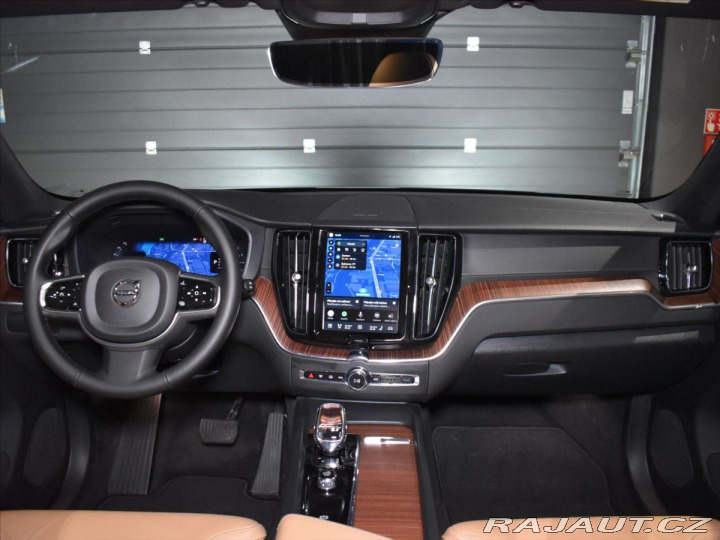Volvo XC60 2,0 B4 AWD Ultimate tažné 2023