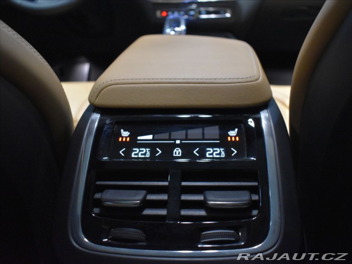 Volvo XC60 2,0 B4 AWD Ultimate tažné 2023
