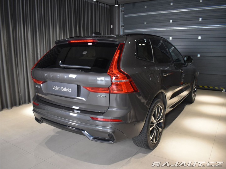 Volvo XC60 2,0 B4 AWD Ultimate tažné 2023