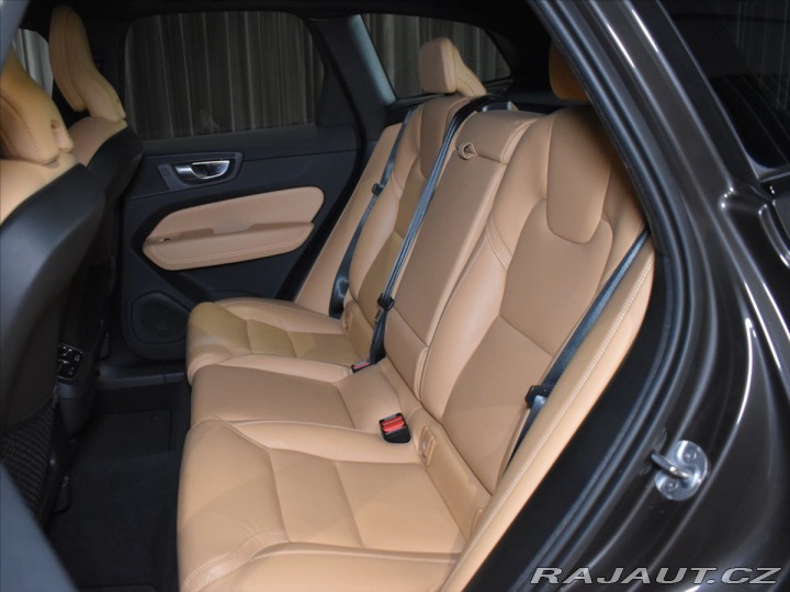 Volvo XC60 2,0 B4 AWD Ultimate tažné 2023