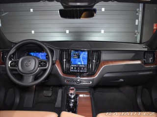 Volvo XC60 2,0 B4 AWD Ultimate tažné 2023