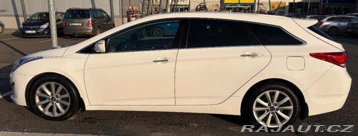 Hyundai i40 1,7   100kW-220tkm bílá a 1800