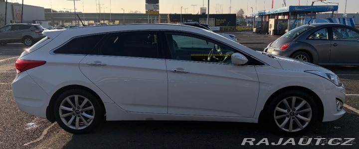 Hyundai i40 1,7   100kW-220tkm bílá a 1800