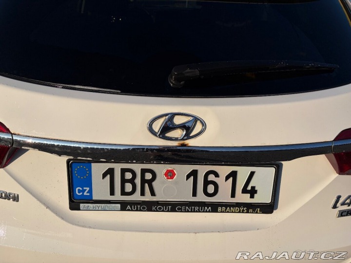 Hyundai i40 1,7   100kW-220tkm bílá a 1800