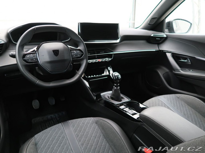 Peugeot 2008 1.2PureTech,74kW,ALLURE,M 2025