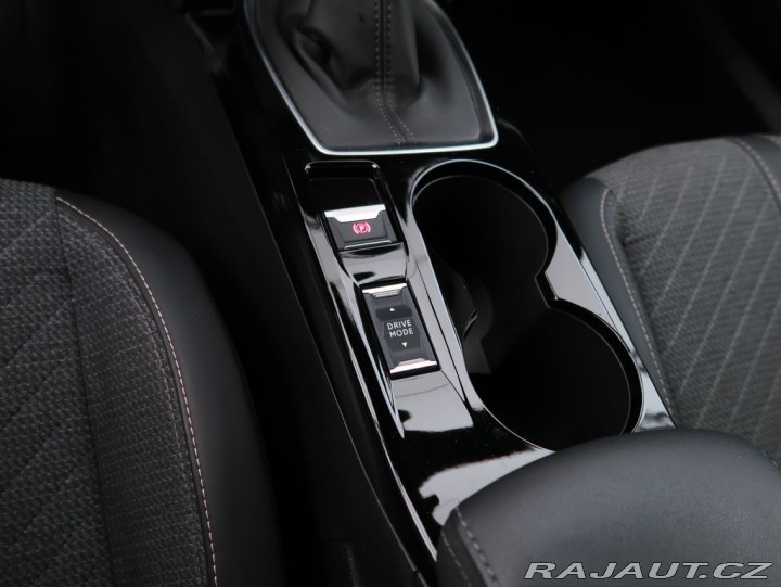 Peugeot 2008 1.2PureTech,74kW,ALLURE,M 2025