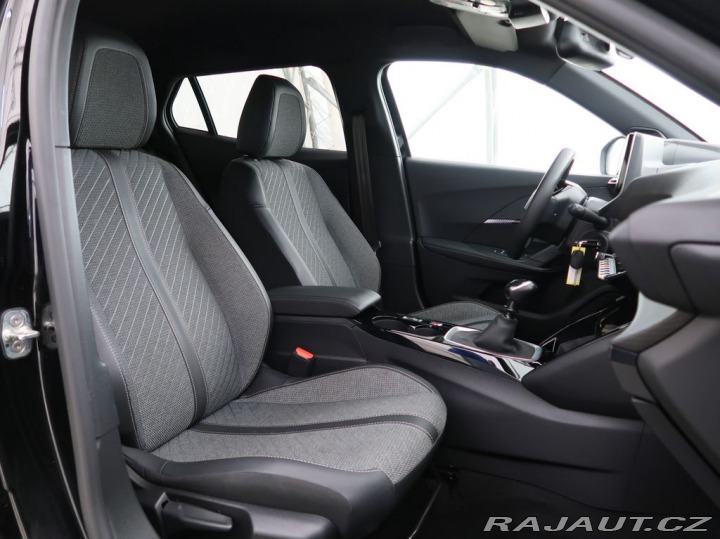 Peugeot 2008 1.2PureTech,74kW,ALLURE,M 2025